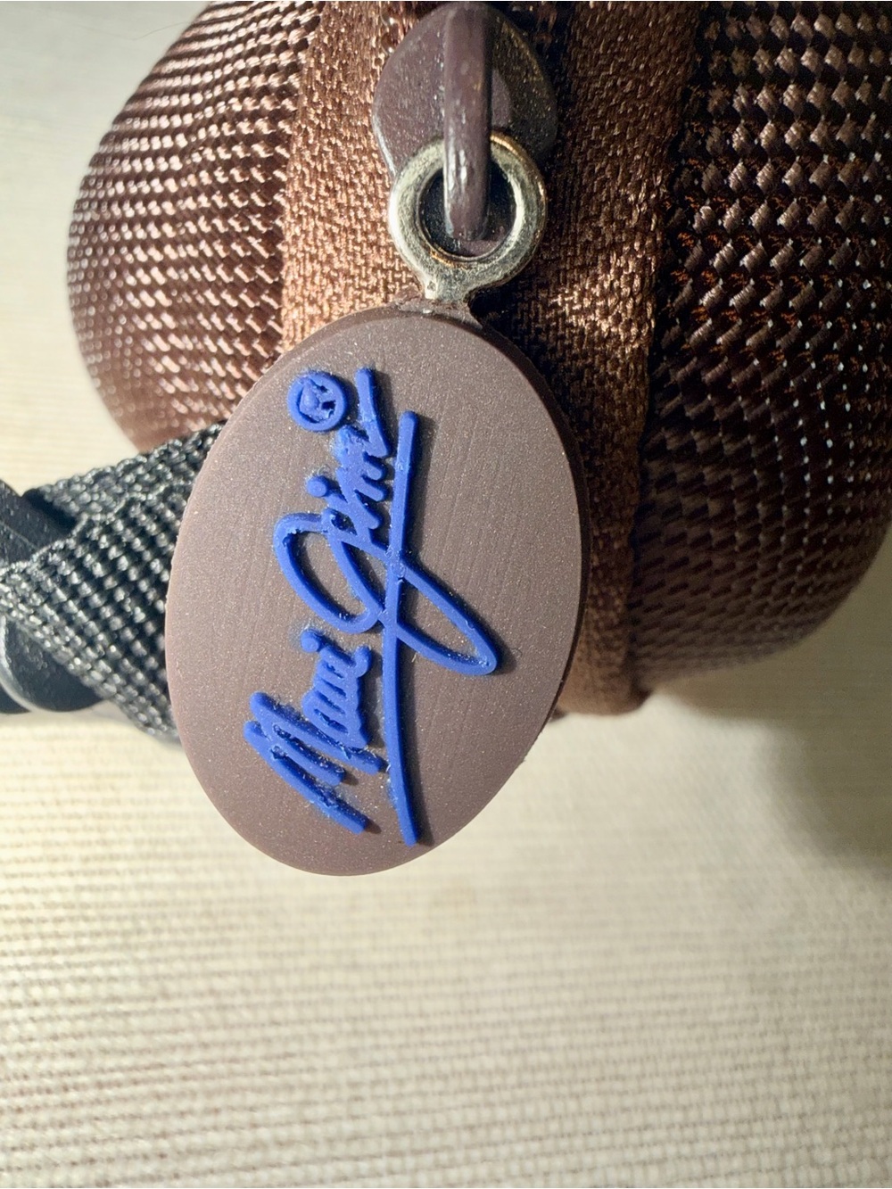 Maui Jim Brown Sunglass Hard Case Zip Closure Pre Owned - Picture 5 of 9
